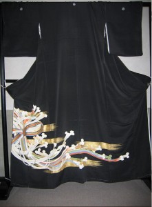 黒留袖「組紐に破れ霞」