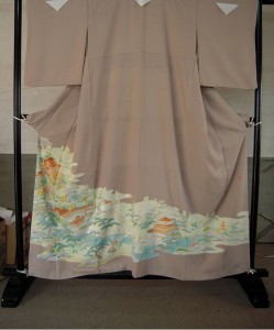 染め直し、仕立て直した色留袖