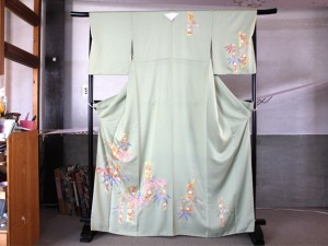 染め直し、金彩を加え仕立て直した訪問着