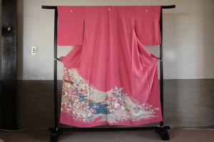 染め直す前の色留袖