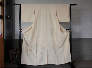 染め直す前の色留袖