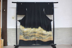 染め直す前の黒留袖