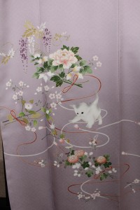 オーダー訪問着「花束・子猫物語」上前拡大図