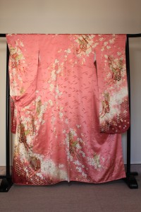 友禅直し、金彩を加え仕立て直した振袖