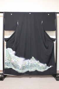 染め直す前の黒留袖