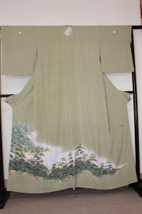 黒留袖を色留袖に染め直し