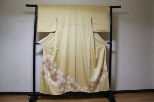 仕立て直す前の色留袖