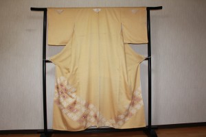 仕立て直し、紋入れ直した色留袖
