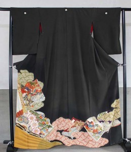 染め直す前の黒留袖