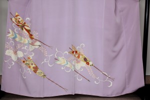 「矢羽根・桐唐草」裾模様