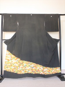 染め直す前の黒留袖