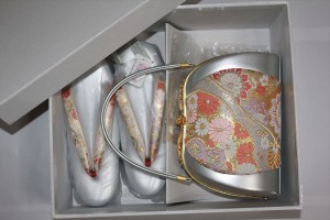 バック、草履